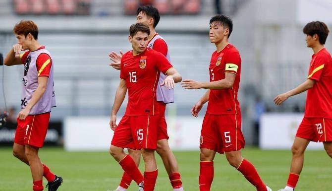 国足东亚杯或启用国青前场攻击群王钰栋蒯纪闻有望联手(辞旧迎新,中国男足的新篇章又从东亚杯开始)